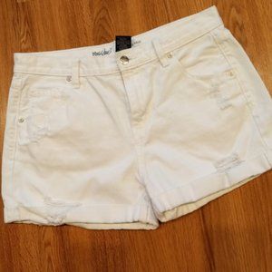 White Mossimo Boyfriend Shorts (6) NWOT